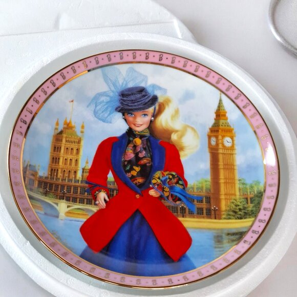 BARBIE VISITS ENGLAND - Danbury Mint Limited Edition Collectors Plate - Picture 1 of 6
